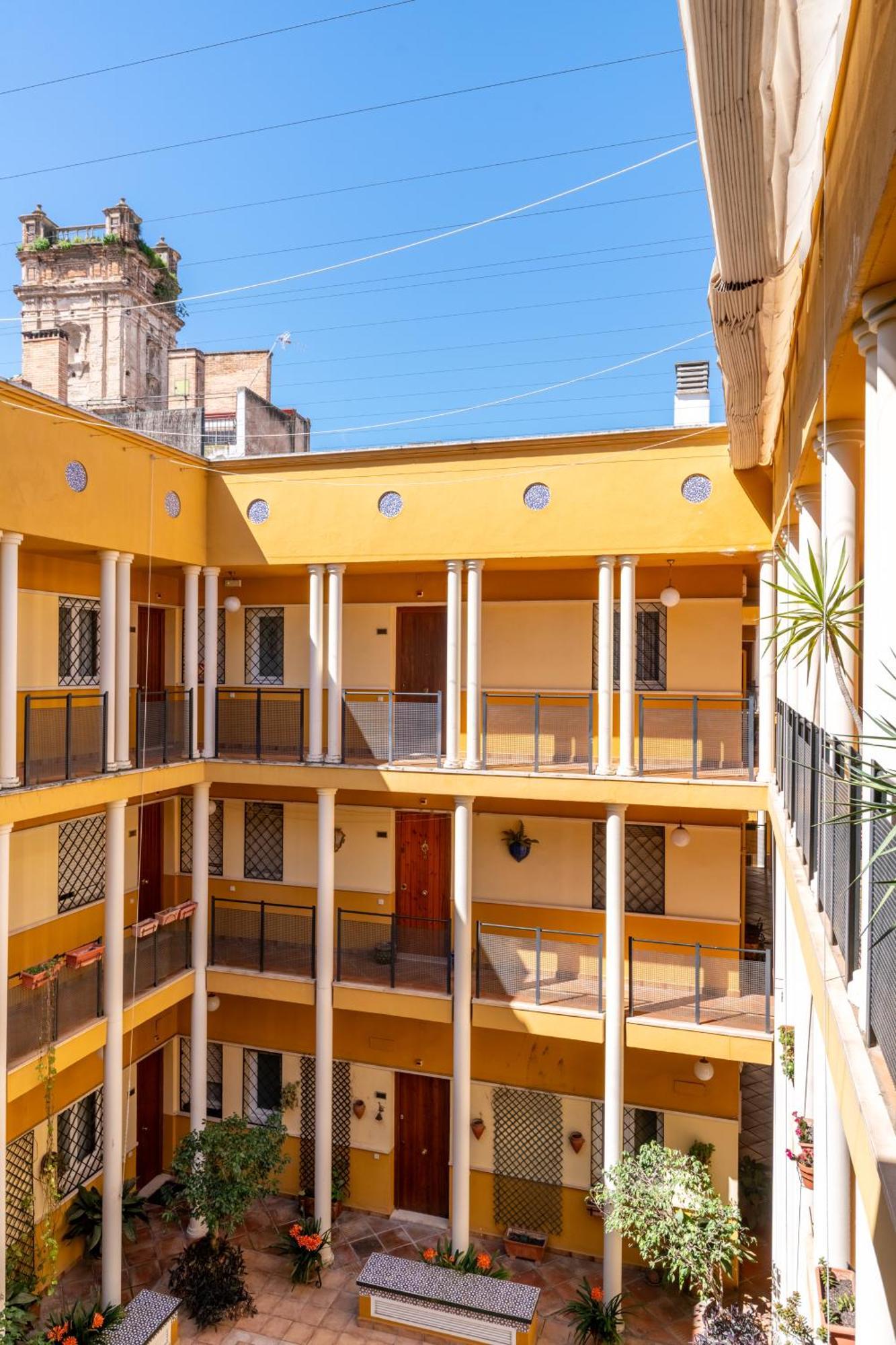 San Vicente-Museo Apartamento Sevilla Bagian luar foto